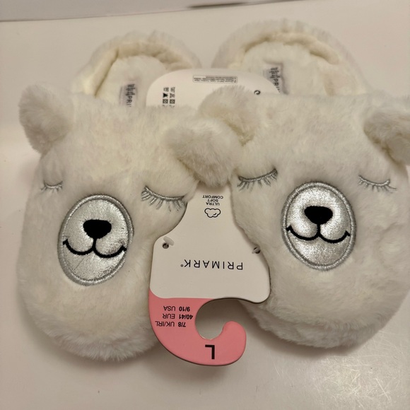 NWT. Primark Polar Bear plush Slippers, size L (USA size 9/10). - Picture 1 of 16
